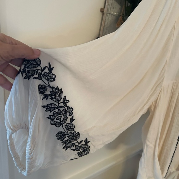 NWOT Large Venus blouse - Picture 3 of 4